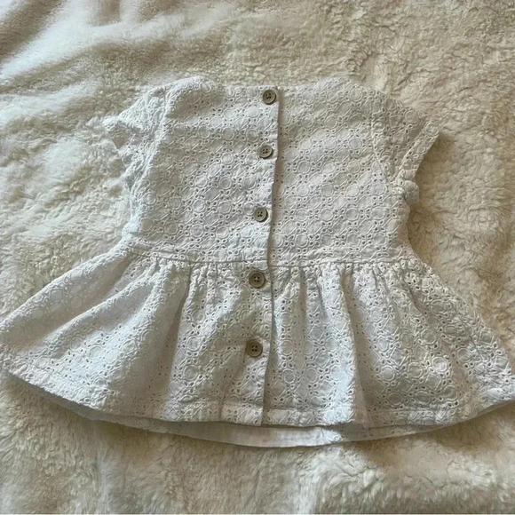 Genuine Kids from Oshkosh 2T peplum lace and button 100% cotton top​ - Picture 4 of 6